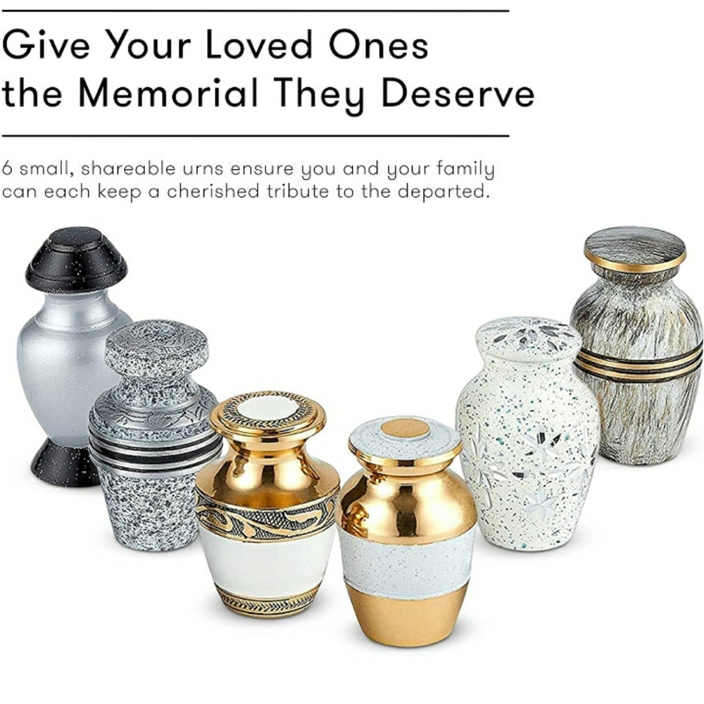 Beautiful crafted set of small Urns